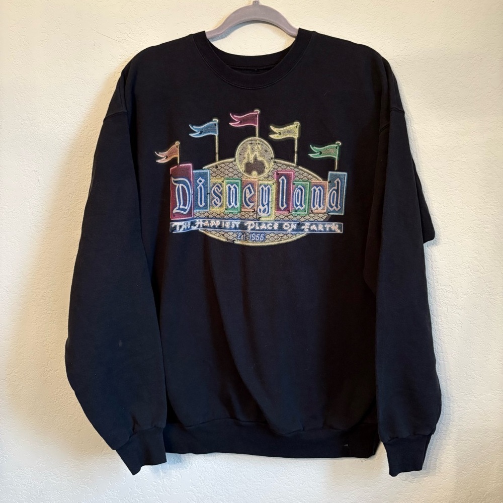 Vintage/Retro Weathered Black Disneyland Crewneck Sweatshirt, Sz. L